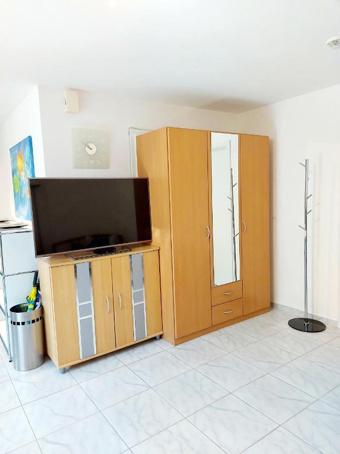 Zwischen Freiburg Und Europa Park Rust Nur 200m Zur S-bahn Apartment